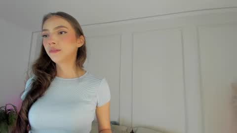Snapshot of mariapettit chatting on July 2026 02:51:01 AM Maria Pettit online show from July 2026 02:51:01 AM
