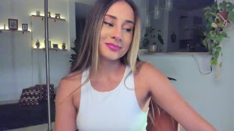 mariascarlett online show from January 2025 01:00:01 AM