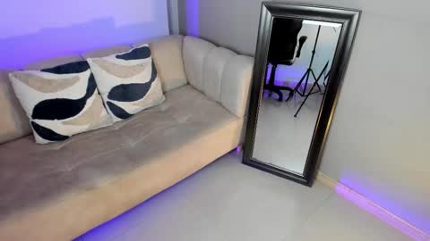 Snapshot of marie_bass chatting on February 2026 01:28:01 PM marie_bass online show from February 2026 01:28:01 PM