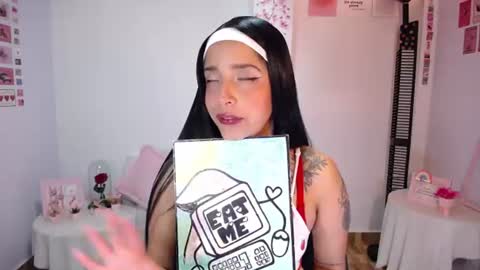 Snapshot of marie_daved chatting on June 2026 05:32:02 AM Nicolle online show from June 2026 05:32:02 AM