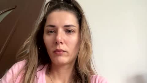 Marie   online show from November 2025 09:12:02 AM