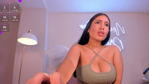 Snapshot of mariejane2 chatting on January 2025 01:42:02 PM Im Marie Jane online show from January 2025 01:42:02 PM