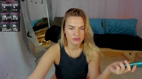 Mariel online show from November 2025 01:17:01 AM