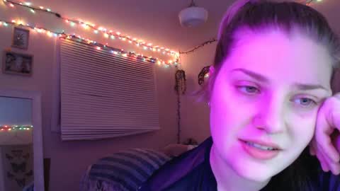 Snapshot of marigoldrue chatting on January 2025 03:59:02 AM marigoldrue online show from January 2025 03:59:02 AM