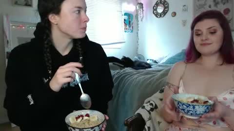 Snapshot of marigoldrue chatting on February 2025 08:41:01 PM marigoldrue online show from February 2025 08:41:01 PM