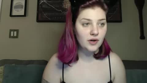 Snapshot of marigoldrue chatting on March 2025 02:15:02 AM marigoldrue online show from March 2025 02:15:02 AM