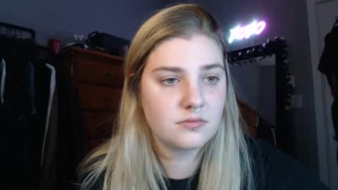 Snapshot of marigoldrue chatting on September 2025 01:38:02 AM marigoldrue online show from September 2025 01:38:02 AM