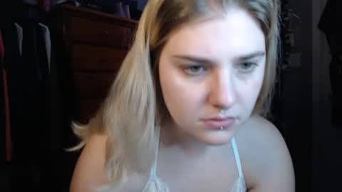 Snapshot of marigoldrue chatting on September 2025 12:43:01 AM marigoldrue online show from September 2025 12:43:01 AM