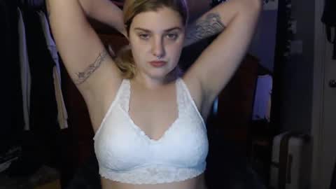 Snapshot of marigoldrue chatting on September 2025 03:10:01 AM marigoldrue online show from September 2025 03:10:01 AM