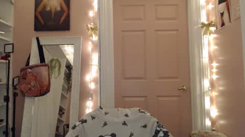 Snapshot of marigoldrue chatting on January 2026 12:13:02 AM marigoldrue online show from January 2026 12:13:02 AM