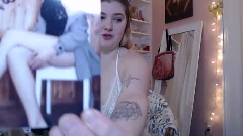 Snapshot of marigoldrue chatting on January 2026 11:08:02 PM marigoldrue online show from January 2026 11:08:02 PM