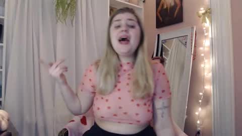 Snapshot of marigoldrue chatting on February 2026 01:42:01 AM marigoldrue online show from February 2026 01:42:01 AM