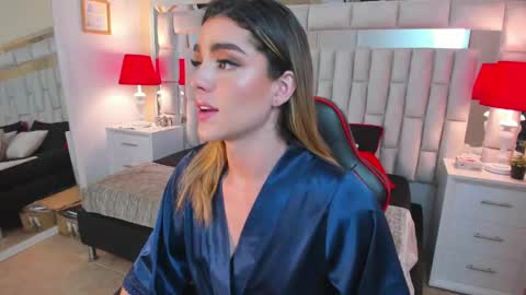 Snapshot of mariiahneedles chatting on January 2025 10:44:02 PM mariiahneedles online show from January 2025 10:44:02 PM