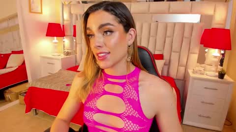 Snapshot of mariiahneedles chatting on January 2025 07:07:01 AM mariiahneedles online show from January 2025 07:07:01 AM