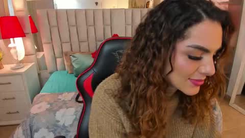 Snapshot of mariiahneedles chatting on October 2025 12:32:01 AM mariiahneedles online show from October 2025 12:32:01 AM