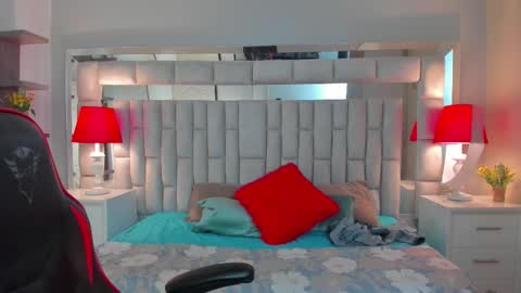 Snapshot of mariiahneedles chatting on October 2025 01:20:01 AM mariiahneedles online show from October 2025 01:20:01 AM