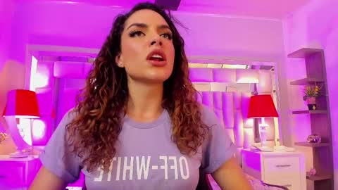 Snapshot of mariiahneedles chatting on October 2025 11:49:02 PM mariiahneedles online show from October 2025 11:49:02 PM