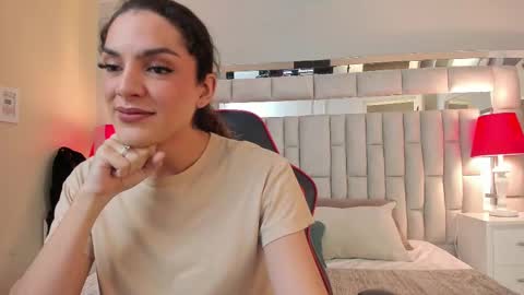 Snapshot of mariiahneedles chatting on October 2025 12:32:02 AM mariiahneedles online show from October 2025 12:32:02 AM