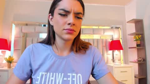 Snapshot of mariiahneedles chatting on November 2025 10:04:01 PM mariiahneedles online show from November 2025 10:04:01 PM