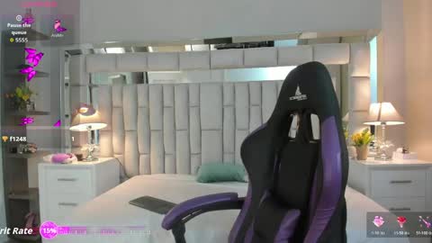 Snapshot of mariiahneedles chatting on April 2026 12:06:01 AM mariiahneedles online show from April 2026 12:06:01 AM
