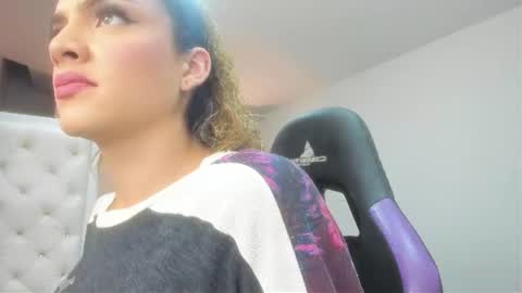 Snapshot of mariiahneedles chatting on June 2026 12:41:02 AM mariiahneedles online show from June 2026 12:41:02 AM
