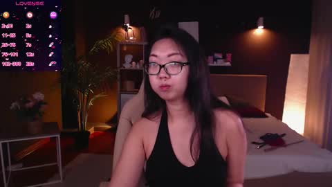 Snapshot of marine_vact chatting on November 2025 02:06:01 PM Marine online show from November 2025 02:06:01 PM