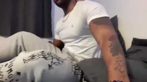 Snapshot of marineguyk19 chatting on January 2025 12:33:01 AM Z online show from January 2025 12:33:01 AM