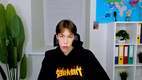 Mark online show from October 2025 10:45:01 AM