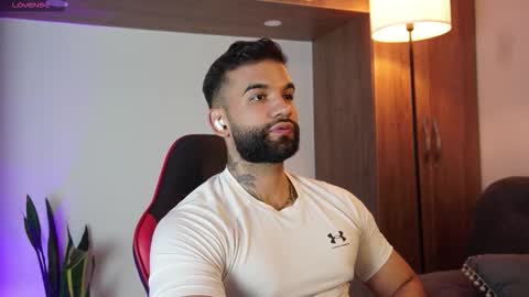 Mark online show from November 2025 11:05:02 PM