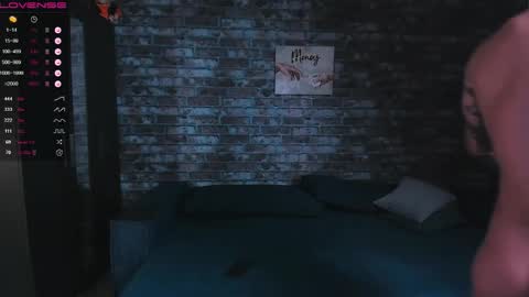 Mark online show from October 2025 04:44:02 AM