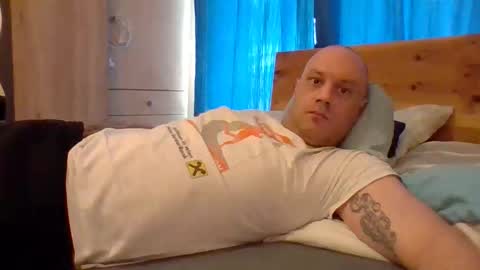 markus_7 online show from April 2026 01:23:01 PM