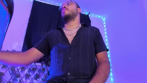 Mark  online show from November 2025 09:05:02 PM