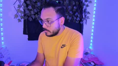 Mark  online show from November 2025 08:43:01 PM