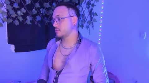 Mark  online show from November 2025 04:00:01 AM