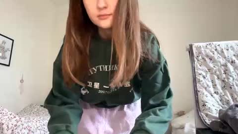 Mia online show from June 2026 09:48:02 AM