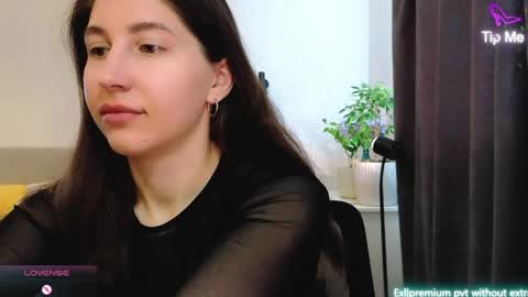 Snapshot of marrycolins chatting on April 2026 03:07:02 AM marrycolins online show from April 2026 03:07:02 AM