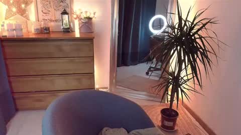 Snapshot of marrygrayes chatting on March 2025 09:26:01 PM Maria online broadcast from Tuesday to Suturday from 6 pm to 12 pm Germany time Sunday-Monday offline online show from March 2025 09:26:01 PM