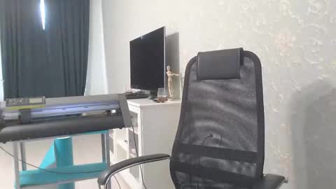 Marselle online show from February 2025 10:59:02 AM