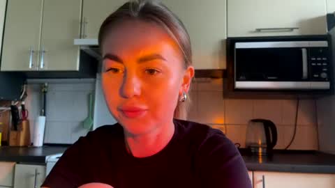 Snapshot of martaluna_ chatting on June 2026 02:54:02 PM Marta online show from June 2026 02:54:02 PM