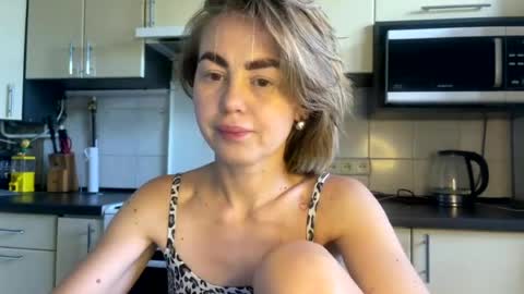 Snapshot of martaluna_ chatting on July 2026 01:13:02 PM Marta online show from July 2026 01:13:02 PM