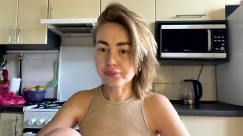 Snapshot of martaluna_ chatting on July 2026 08:54:02 AM Marta online show from July 2026 08:54:02 AM