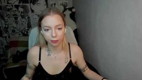 Snapshot of martha_cameron chatting on January 2025 10:23:01 PM Martha Cameron online show from January 2025 10:23:01 PM