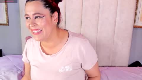 Marthina  online show from November 2025 12:02:02 PM