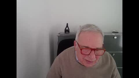 martin_1947 online show from December 2024 11:06:02 AM