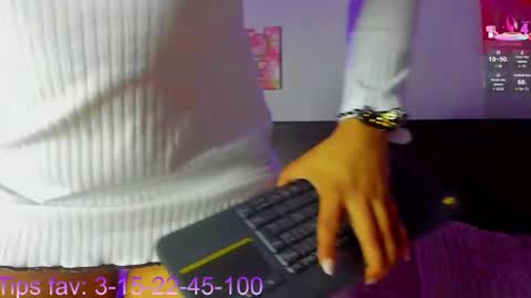 martina mIIler online show from October 2025 12:47:01 PM