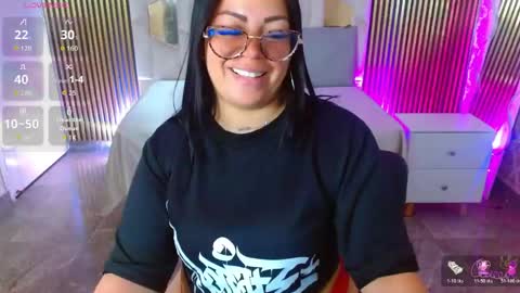Snapshot of martina_tay chatting on May 2026 01:32:02 AM Hey im martina online show from May 2026 01:32:02 AM