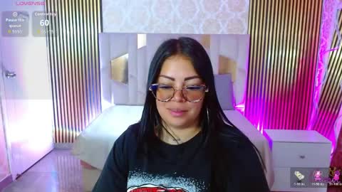 Snapshot of martina_tay chatting on May 2026 03:45:02 AM Hey im martina online show from May 2026 03:45:02 AM