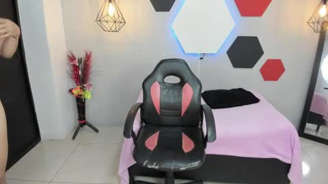 Martina online show from January 2025 04:36:01 AM