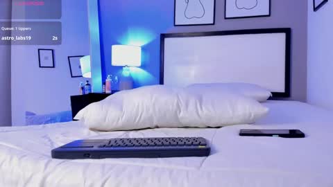 martina rizzi online show from September 2025 04:03:01 AM