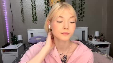 Lisa online show from February 2026 12:08:01 PM